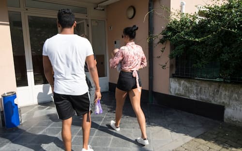 GENOVA, LIGURIA, ITALY - 2018/08/20: Assignment of the first housing to 11 displaced families in Via San Biagio after the collapse of the Morandi Bridge collapsed on August 14 in Genoa causing the death of 43 people. (Photo by Stefano Guidi/LightRocket via Getty Images)