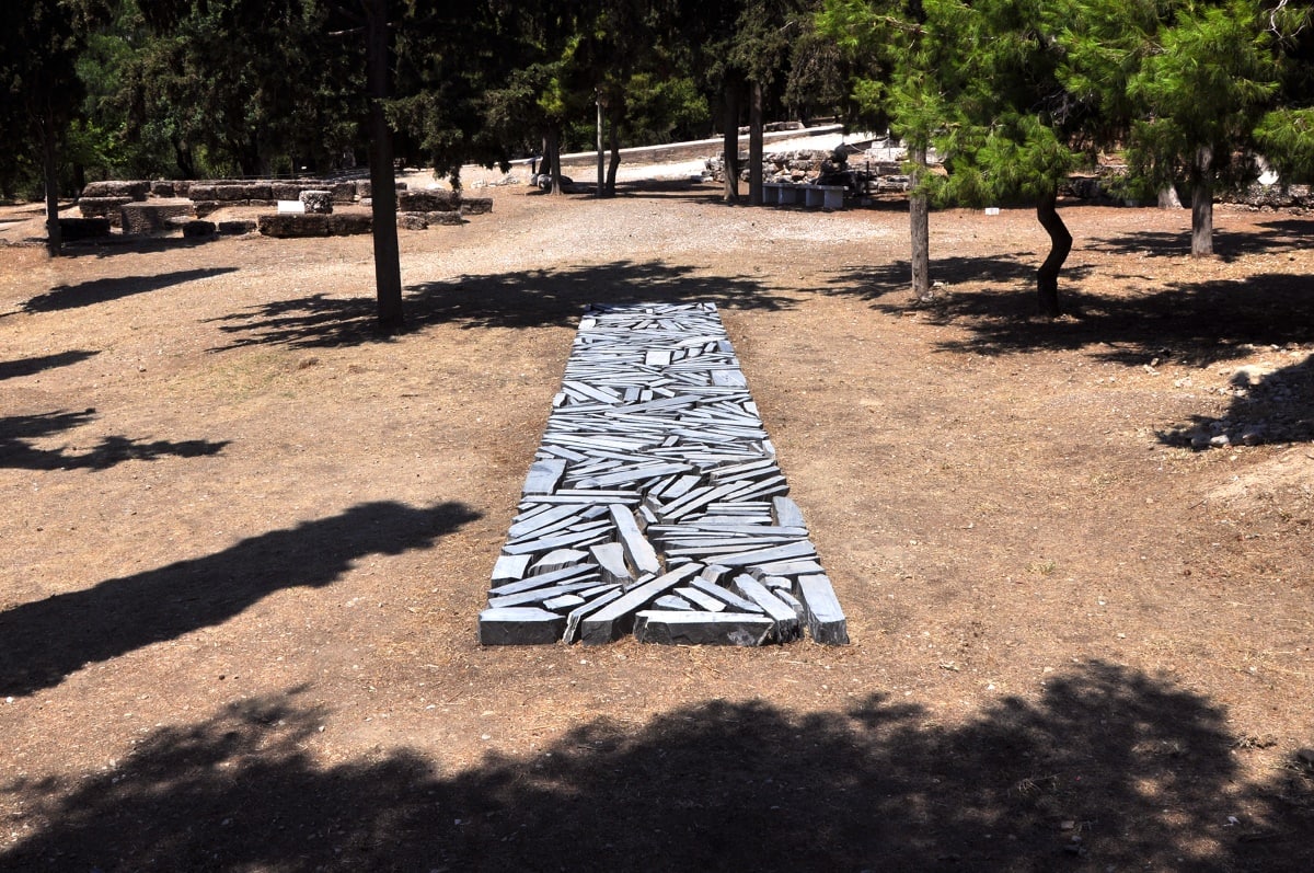 Richard-Long-Athens-Slate-Line-installation-view-at-Shrine-of-Dionysos-Eleuthereus-South-Slope-of-the-Acropolis.-Photography-©-Fanis-Kafantaris-Courtesy-NEON-and-the-artist.jpg