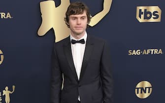 Evan Peters