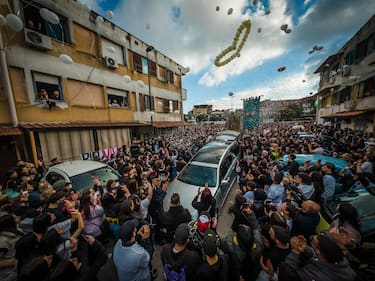 Un momento della cerimonia funebre di Francesco Pio Maimone nella chiesa di San Lorenzo Martire a Pianura, a Napoli, 25 Marzo 2023. ANSA/CESARE ABBATE