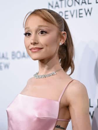 04-ariana-grande-ipa - 1