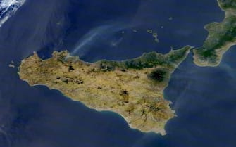 Colonna di fumo nel palermitano