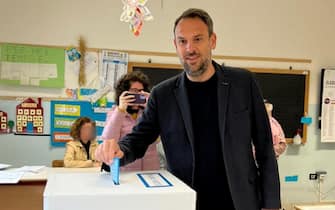 Il sindaco di Treviso, Mario Conte, in lizza per la rielezione, vota alle 8.30 nel seggio di San Bartolomeo.