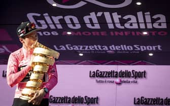 Roma 28â  5-2023Giro dâ  Italiaarrivo del Giro dâ  Italia ai fori ImperialiPremiazioniPrimoz Roglic vincitore della 106/a edizionePh: Cristian Gennari