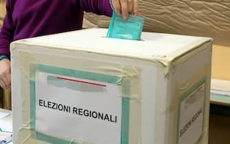 Voting operations for the regional elections in the Emilia-Romagna Region, in Bologna, Italy, 26 January 2020.
ANSA/GIORGIO BENVENUTI
