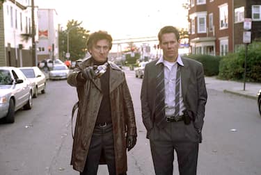 SEAN PENN & KEVIN BACON 
in Mystic River
Filmstill - Editorial Use Only
Ref: FB
www.capitalpictures.com
sales@capitalpictures.com
Supplied by Capital Pictures
