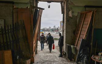 L'interno distrutto del palazzo sede del governo regionale a Kharkiv in Ucraina