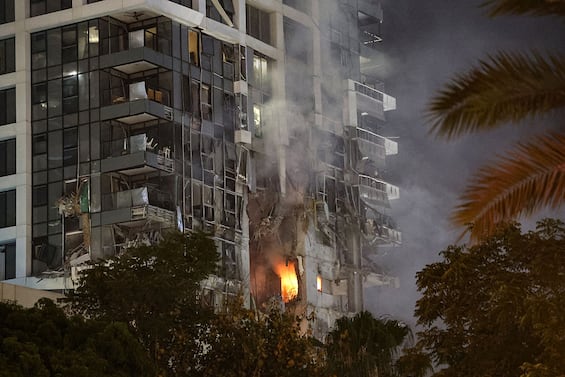 L'Iran attacca Israele, i video dei missili su Tel Aviv e Gerusalemme