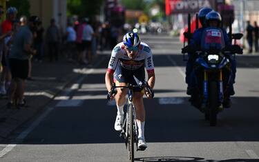 CESANO MADERNO, ITALY - MAY 29: Stage winner Nico Denz of Germany and Team Red Bull - BORA - hansgrohe competes in the breakaway during the 108th Giro d'Italia 2025, Stage 18 a 144km stage from Morbegno to Cesano Maderno / #UCIWT / on May 29, 2025 in Cesano Maderno, Italy. (Photo by Dario Belingheri/Getty Images)