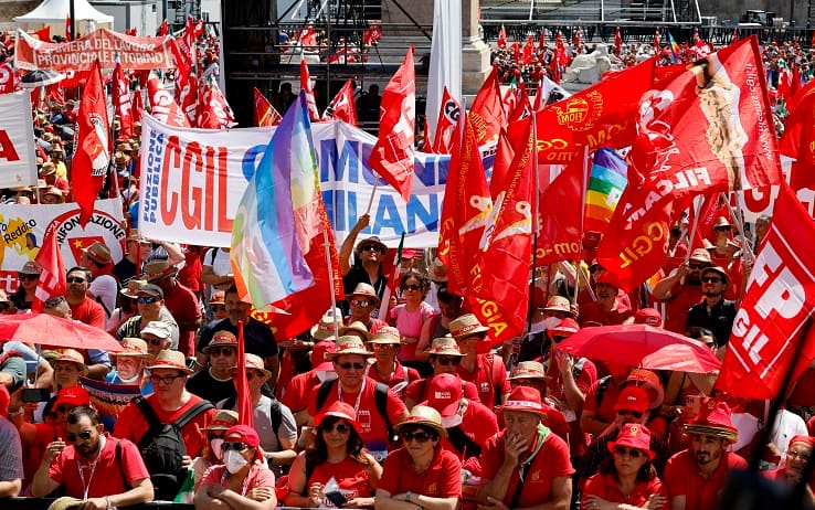 Un momento della manifestazione della Cgil a Roma