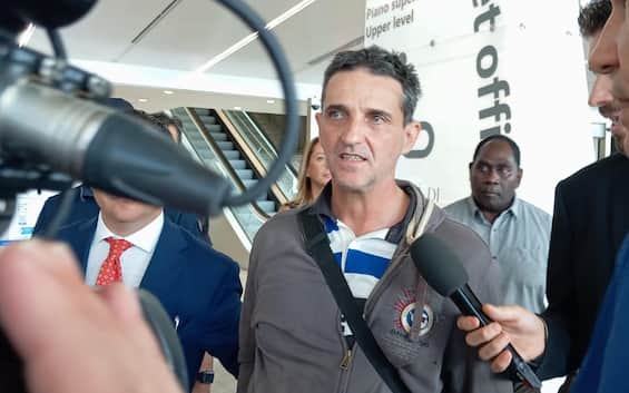 rientrato in italia carlo d attanasio dopo 5 anni di carcere in papua nuova guinea