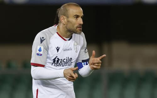 Bologna's Rodrigo Palacio Bologna's players jubilates after scoring the goal 2-2 during the Italian Serie A soccer match Hellas Verona vs Bologna F.C. at Marcantonio Bentegodi stadium in Verona, Italy, 17 May 2021. 
ANSA/EMANUELE PENNACCHIO