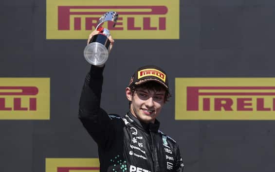 https://static.sky.it/editorialimages/4c364c2a94d71351cb4308b8488b4f0c2c0b407b/skysport/it/motori/formula-1/video/2025/06/15/f1-gp-canada-capelli-commento-video/antonelli-ansa_ok_podio.jpeg?im=Resize,width=565