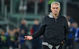 AS Roma's head coach Jose' Mourinho reacts during the Italian Serie A soccer match between AS Roma and SS Lazio at the Olimpico stadium in Rome, Italy, 06 November 2022.  ANSA/ETTORE FERRARI