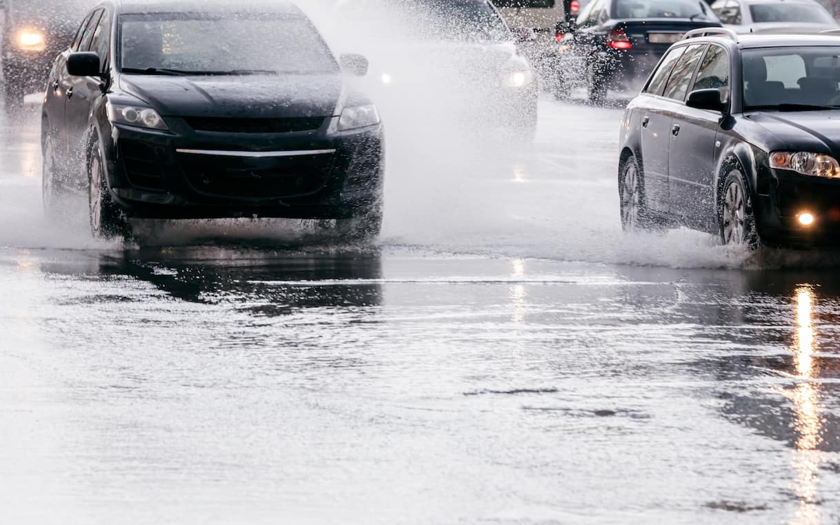 Maltempo, bomba d’acqua nel Brindisino: disperso un uomo Maltempo, bomba d’acqua nel Brindisino: disperso un uomo