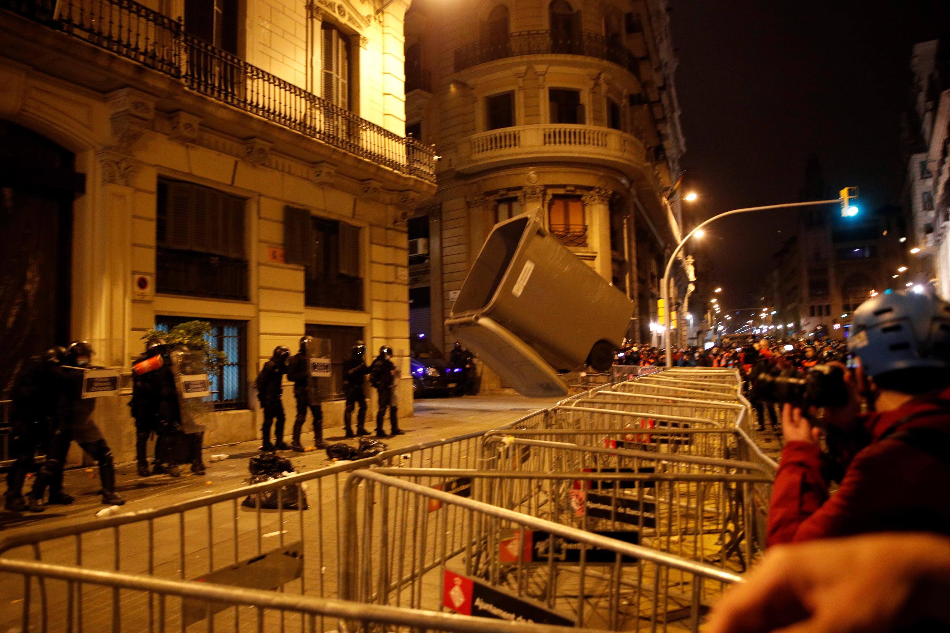 proteste barcellona pablo hasel