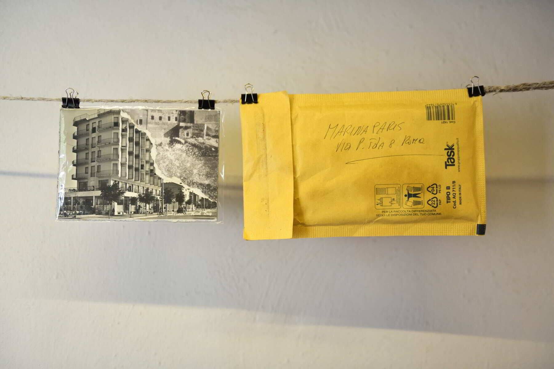 Cartolina_BLU_per_BLU_il_colore_della_cuccagna_installation_view_cartolina_di_Marina_Paris_ph_Natascia_Giulivi_(1).jpeg