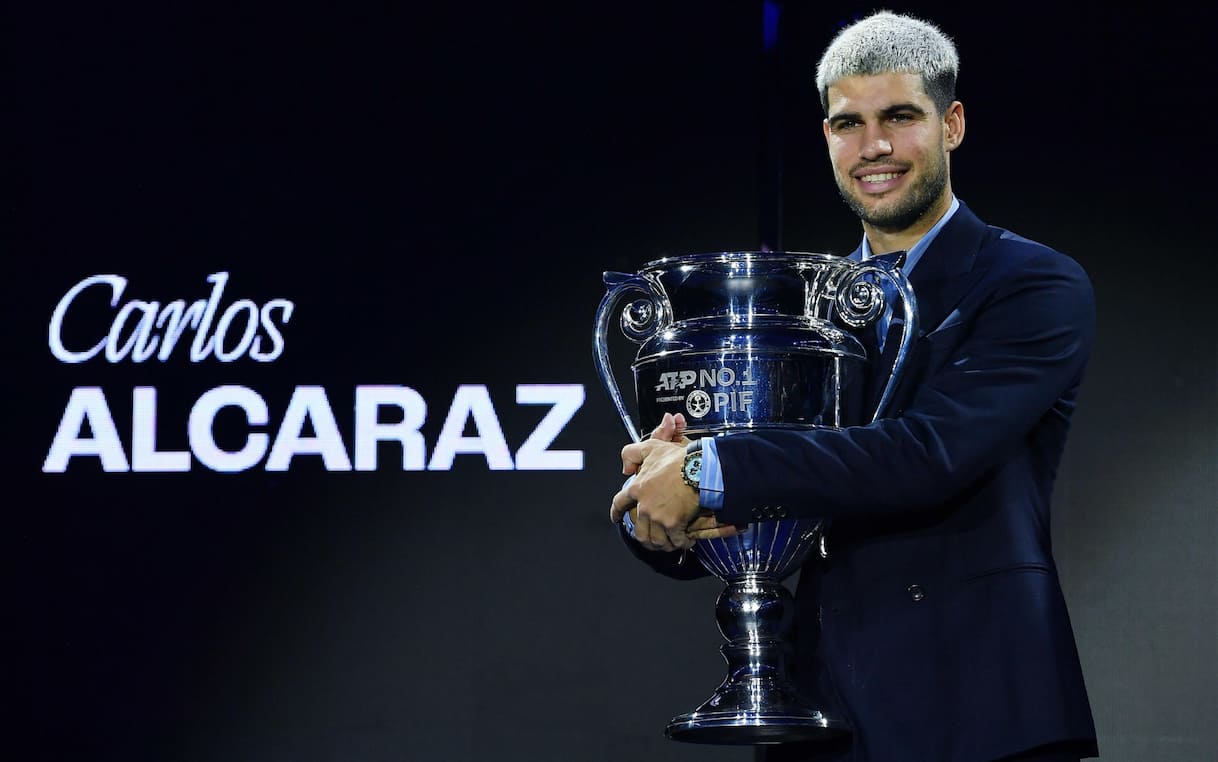 https://static.sky.it/editorialimages/4cc7ec0bb2b561ef33c44cedcdcf9e27c0cdb2a0/skysport/it/tennis/2025/11/15/carlos-alcaraz-numero-1-ranking-atp-intervista/alcaraz_ansa_6.jpg?im=Resize,width=1218