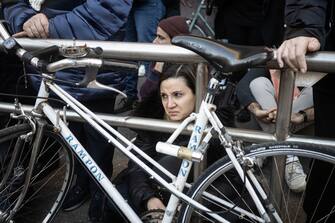 MILANO - P.le Loreto ore 15:00 Manifestazione "basta morti in strada" per la sicurezza di ciclisti nelle strade di Milano (Milano - 2023-02-04, Stefano De Grandis) p.s. la foto e' utilizzabile nel rispetto del contesto in cui e' stata scattata, e senza intento diffamatorio del decoro delle persone rappresentate