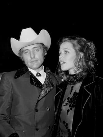 LOS ANGELES - APRIL 7:  Actor and director Dennis Hopper and actress and singer Michelle Phillips attend the Governor's Ball after the 42nd Acadamy Awards on April 7, 1970 in Los Angeles, California. (Photo by Michael Ochs Archives/Getty Images) 