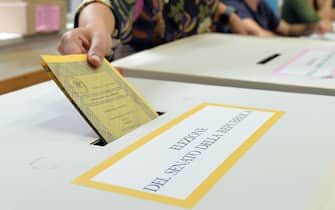 Elezioni 2022. Operazioni di voto nel seggio elettorale allestito nella Scuola "Settembrini" in Via del Lavatore
Roma, 25 settembre 2022. 
ANSA/FABIO CIMAGLIA


