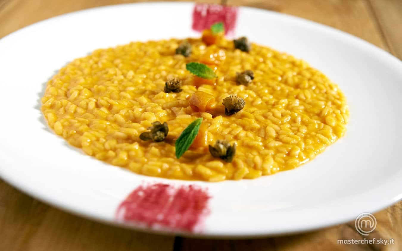 Risotto con crema di pomodorini e diamanti di albicocche