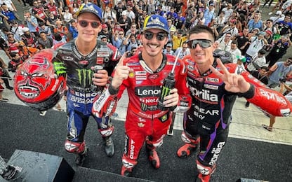 Martin cade, Bagnaia rimonta dal 13° posto e vince