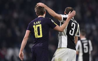 Foto LaPresse/Fabio Ferrari
13/02/2018 Torino (Italia) 
Sport Calcio 
Juventus vs Tottenham - Champions League - Ottavi di Finale - Allianz Stadium&quot;.
Nella foto:Chiellini Giorgio (Juventus F.C.); Harry Kane (Tottenham Hotspur F.C.)

Photo LaPresse/Fabio Ferrari
February 13, 2018 Turin (Italy)
Sport Soccer
Juventus vs Tottenham - Champions League - Eight to final - &quot;Allianz Stadium&quot;
In the pic:Chiellini Giorgio (Juventus F.C.); Harry Kane (Tottenham Hotspur F.C.)