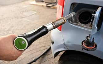 Un distributore di benzina a Roma, 11 gennaio 2023. ANSA/ETTORE FERRARI
