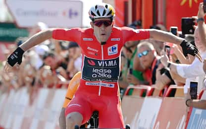 Vuelta 2024, van Aert vince la 3^ tappa e consolida la maglia rossa