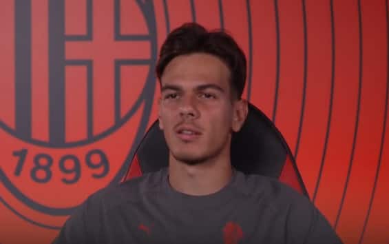 https://static.sky.it/editorialimages/4ed36afe188f4ba615833306889ce740306dd391/skysport/it/calcio/serie-a/video/2025/08/27/milan-jashari-intervista-1031811/milan_jashari.jpg?im=Resize,width=565