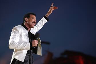 WINDSOR, ENGLAND - MAY 07: Lionel Richie performs on stage during the Coronation Concert on May 07, 2023 in Windsor, England. The Windsor Castle Concert is part of the celebrations of the Coronation of Charles III and his wife, Camilla, as King and Queen of the United Kingdom of Great Britain and Northern Ireland, and the other Commonwealth realms that took place at Westminster Abbey yesterday. Performers include Take That, Lionel Richie, Katy Perry, Paloma Faith, Olly Murs, Andrea Bocelli and Sir Bryn Terfel, Alexis Ffrench, Lang Lang & Nicole Scherzinger, Bette Midler, Tiwa Savage, Steve Winwood, Pete Tong and The Coronation Choir. (Photo by Chris Jackson/Getty Images)