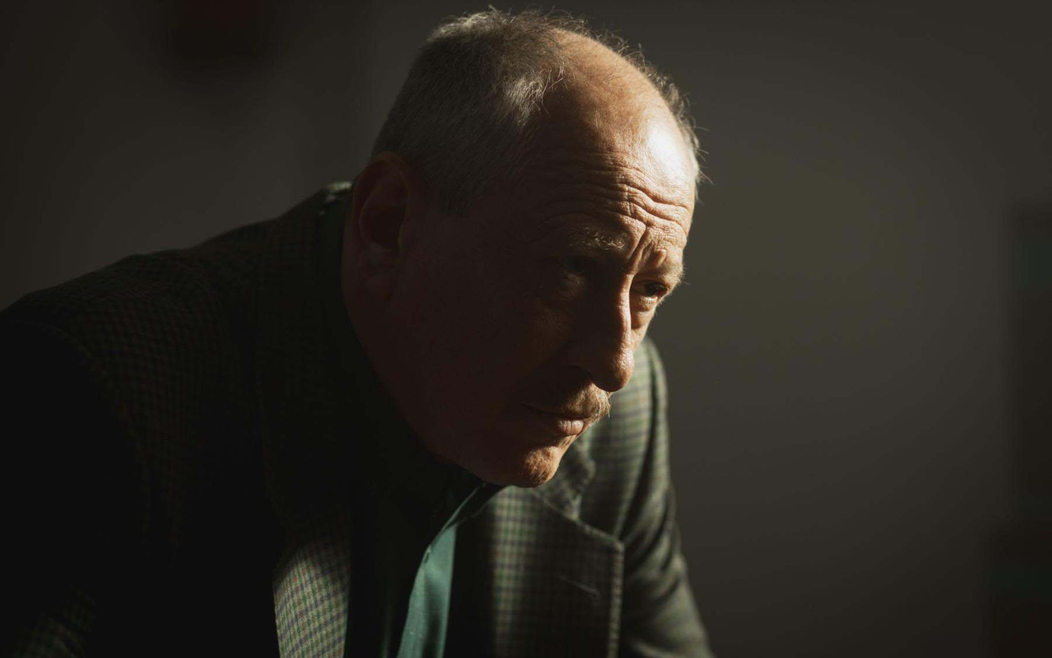 Lost & Found - La casa degli oggetti, il cast del film con Alvaro Morte