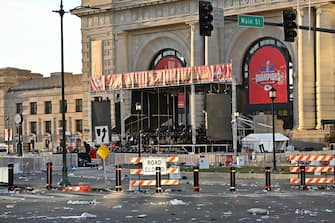 epa11153740 A view of the area around Union Station after a shooting following the NFL Super Bowl LVIII Victory Parade for the Kansas City Chiefs in downtown Kansas City, Missouri, USA, 14 February 2024. According to the Kansas City Missouri police department (KCPD) and KCPD Chief Stacey Graves, shots were fired west of Union Station at the conclusion of the Chiefs rally. Two suspects were detained. Multiple people were shot, with one of them confirmed as deceased.  EPA/DAVE KAUP