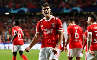 epa10265813 Benfica's Antonio Silva celebrates a goal during the UEFA Champions League group H soccer match between Benfica and Juventus, in Lisbon, Portugal, 25 October 2022.  EPA/ANTONIO COTRIM