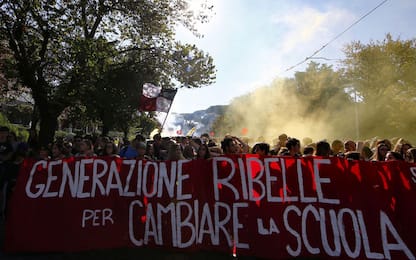 Scuola, i sindacati bocciano la manovra: risorse insufficienti