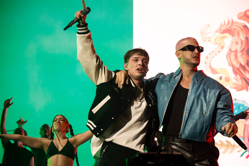 INDIO, CALIFORNIA - APRIL 19: (FOR EDITORIAL USE ONLY) (L-R) Peso Pluma performs with DJ Snake at the Coachella Stage during the 2024 Coachella Valley Music and Arts Festival at Empire Polo Club on April 19, 2024 in Indio, California. (Photo by Frazer Harrison/Getty Images for Coachella)