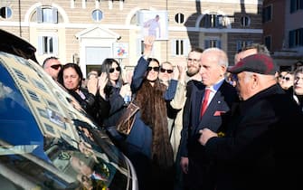 Roma, Funerali di Pietro Genuardi nella Chiesa degli Artisti - Nella foto: la moglie Linda Ascierto, il padre Pippo