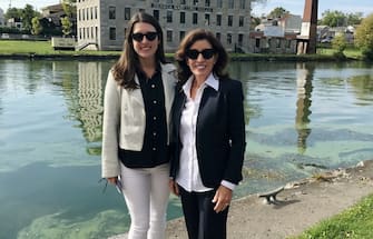 In tutta l’America ieri si è svolta la Marcia delle Donne - Presente anche Kathy Hochul, governatrice dello stato di NY