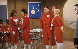 UNITED STATES - JUNE 10:  MORK & MINDY - "P.S. 2001" 12/17/81 Pam Dawber, Robin Williams, Jonathan Winters, Maureen Arthur  (Photo by ABC Photo Archives/Disney General Entertainment Content via Getty Images)