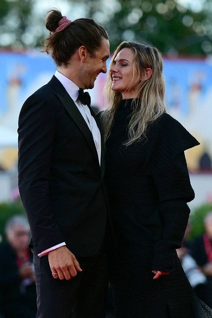 Rebecca Ferguson e Rory St. Clair Gainer