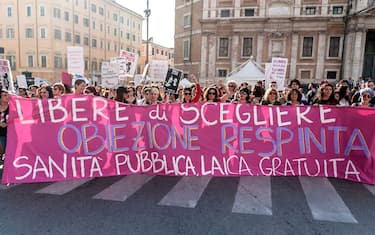 ROME, ITALY - MAY 26: Women protest in a demonstration 'Obiezione Respinta' organized by 'Non una di meno' movement to remember the 194 law of 1978 which legalised abortion, on May 26, 2018 in Rome, Italy. (Photo by Stefano Montesi - Corbis/Corbis via Getty Images)