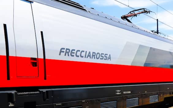trenitalia il treno alta velocità frecciarossa torna a collegare milano e parigi
