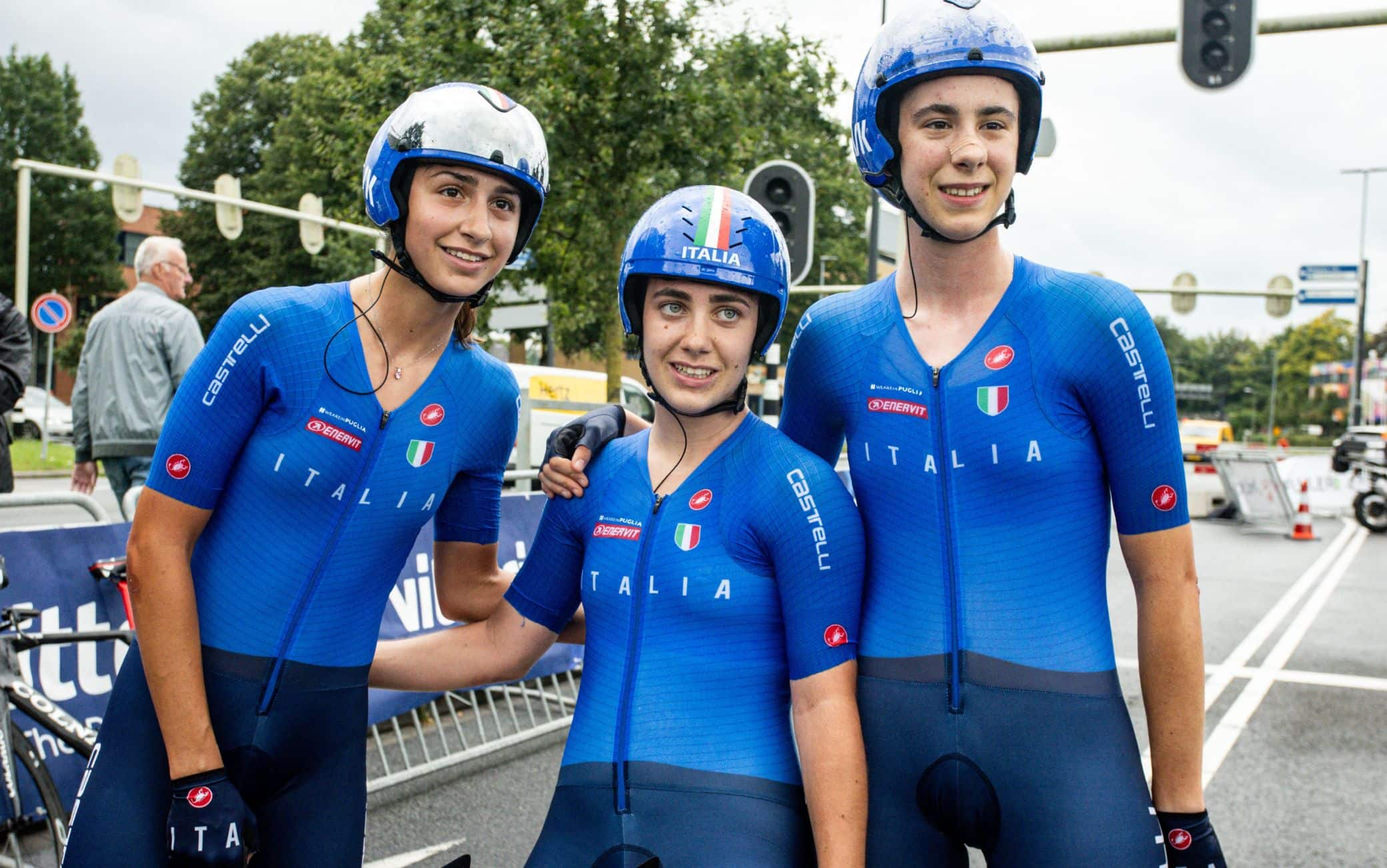 Alice Toniolli, al centro, insieme a Eleonora La Bella e Federica Venturelli 