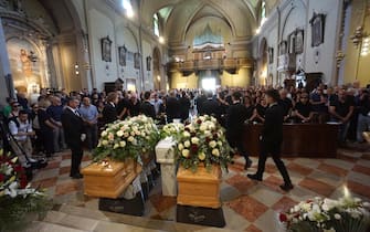 Un momento della cerimonia funebre delle vittime della strage di Santo Stefano di Cadore, nella chiesa di Sant'Andrea Apostolo. Favaro Veneto,  14 luglio 2023 ANSA/ANDREA MEROLA