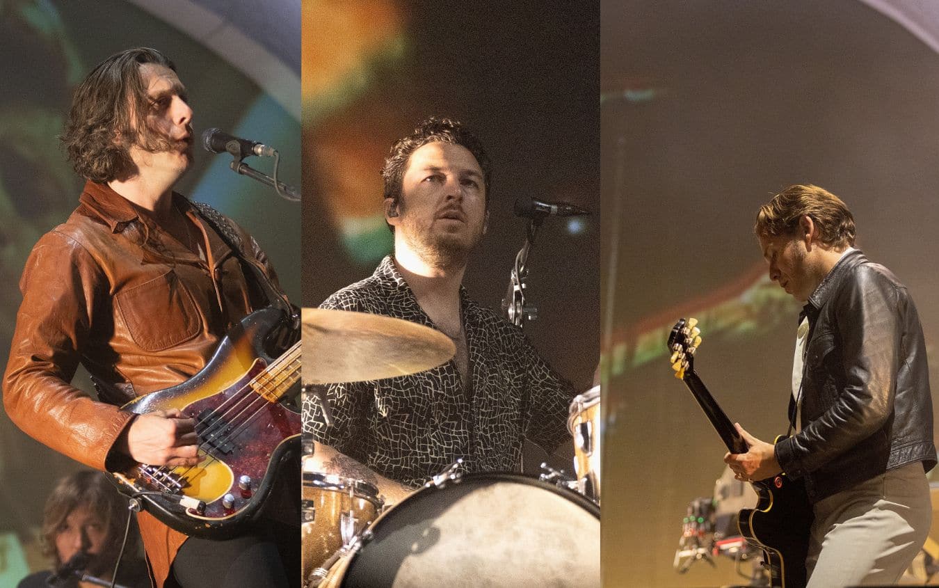 Nichoals O’Malley (bassista), Matthew Helders (batterista) e Jamie Cook (chitarrista e autore)