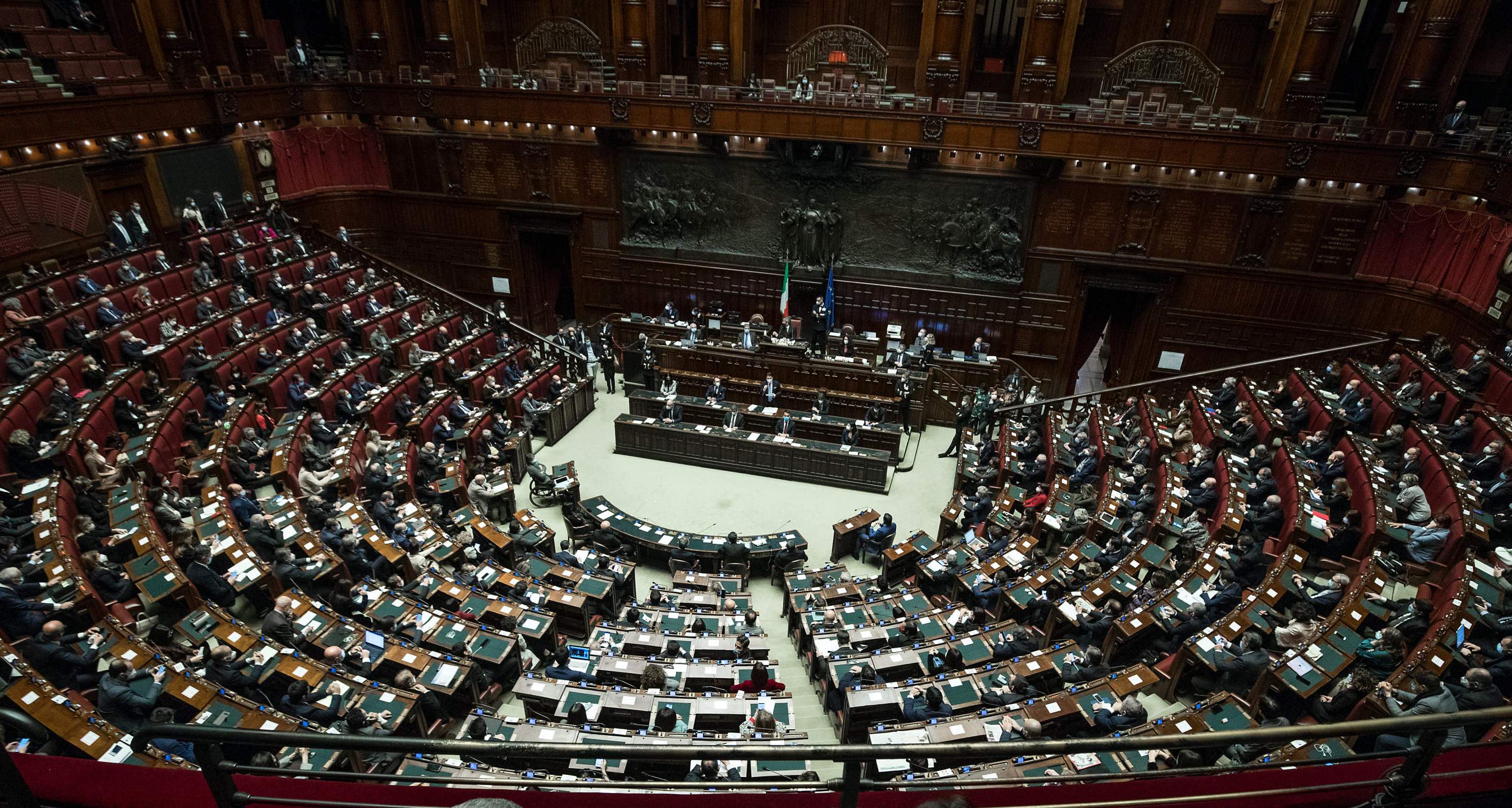 Camera dei Deputati - Comunicazioni del Presidente del Consiglio sulla situazione politica