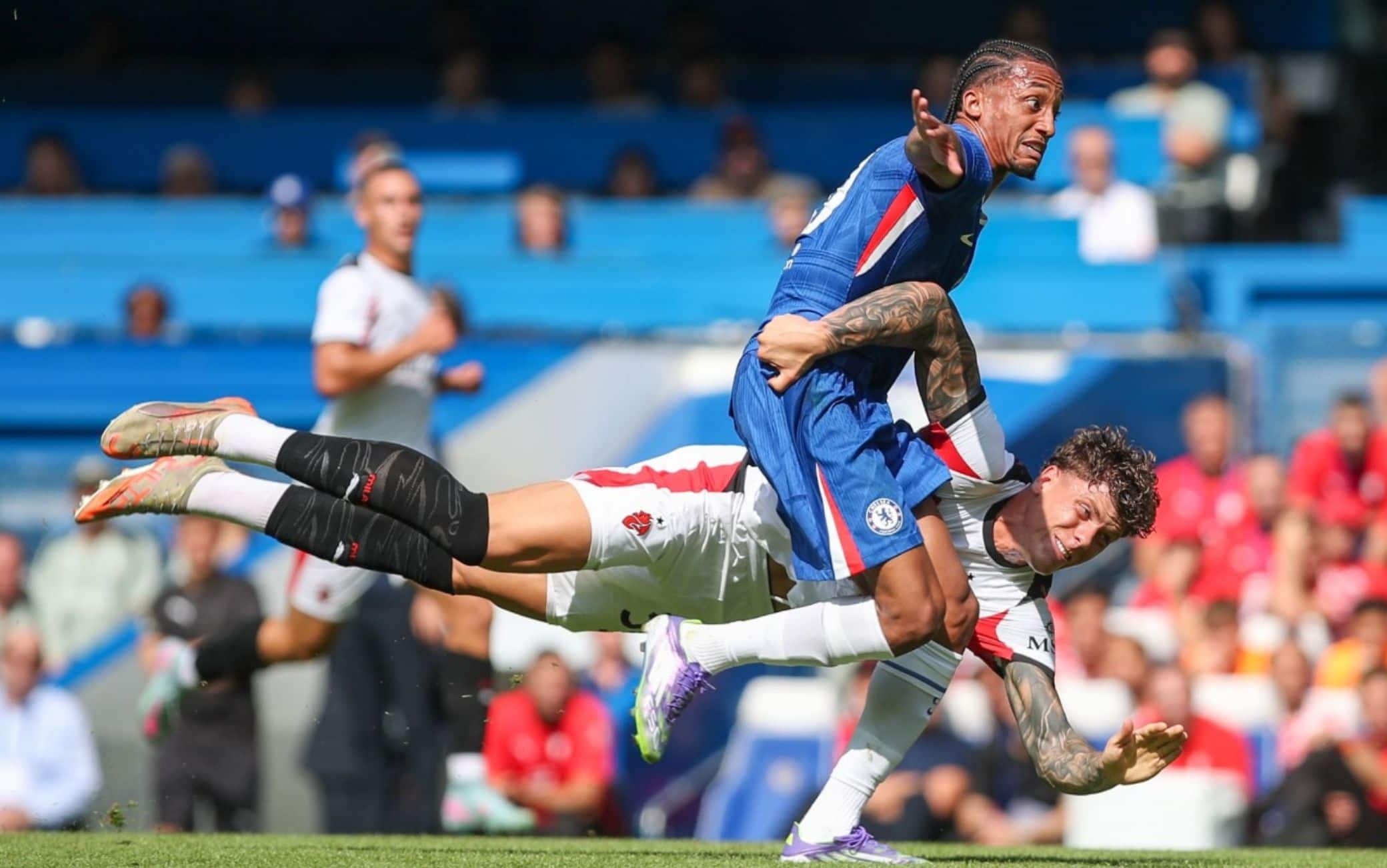 Non è la giornata di Coubis: rosso per lui e Milan in dieci