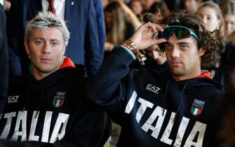 La cerimonia al Quirinale Nicolo Martinenghi e Thomas Ceccon (D) durante la cerimonia di restituzione della Bandiera degli atleti italiani di ritorno dai Giochi Olimpici e Paralimpici di Parigi 2024, Quirinale, Roma 23 settembre 2024. ANSA/FABIO FRUSTACI