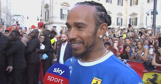 https://static.sky.it/editorialimages/51616cf4e5c8dd9b49eb99483c0e9819304e23d9/skysport/it/motori/formula-1/video/2025/09/03/f1-hamilton-ferrari-drive-to-monza-1033446/oghamilton_screen.jpg?im=Resize,width=565